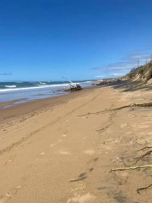 Apartment Rules Beach House Qld 4674- Opt 2 - 3Bdr Unit, 2Br Deepwater Australia