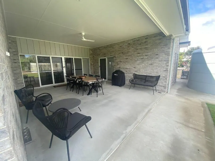 Rules Beach House Qld 4674- Opt 2 - 3Bdr Unit, 2Br Deepwater Apartment