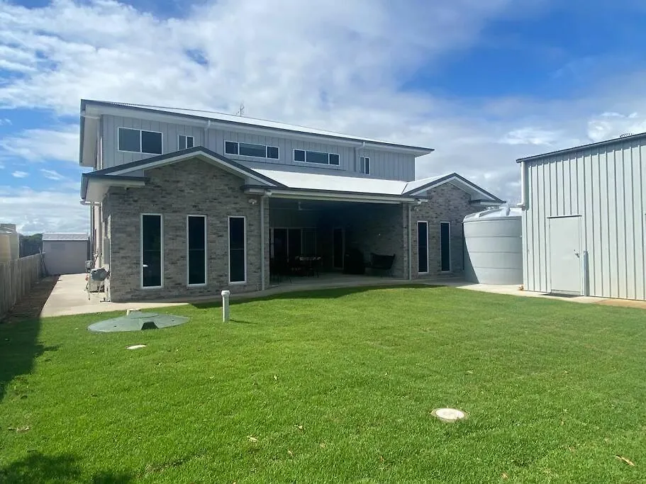 Rules Beach House Qld 4674- Opt 2 - 3Bdr Unit, 2Br Deepwater Apartment