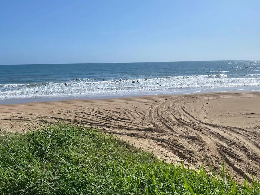 Apartment Rules Beach House Qld 4674- Opt 2 - 3Bdr Unit, 2Br Deepwater Australia